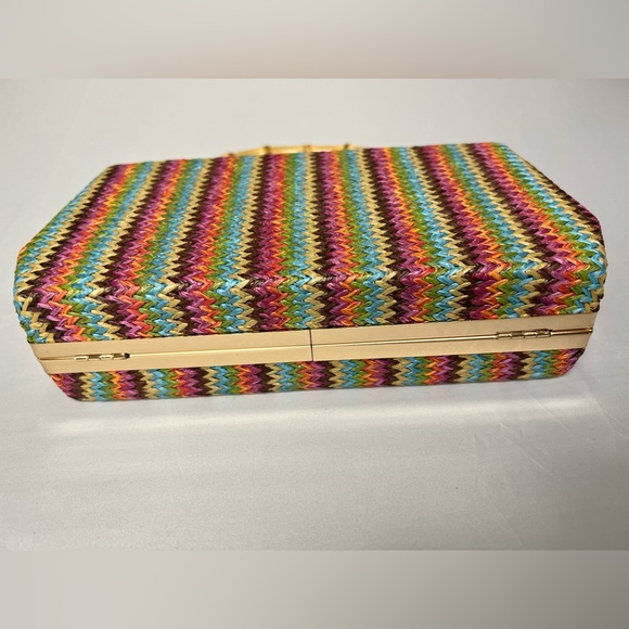 New Multicolor Woven Handbag with Bamboo Handle and crossbody strap, Stunning